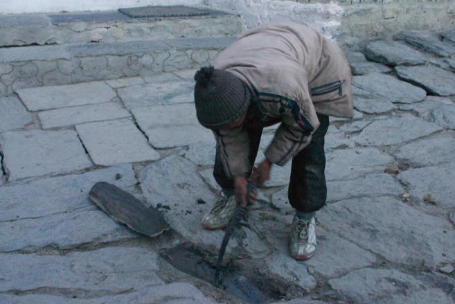 09c Digging crossroads.jpg