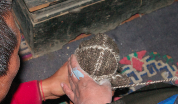 small_16 Tying mouth of horn.jpg